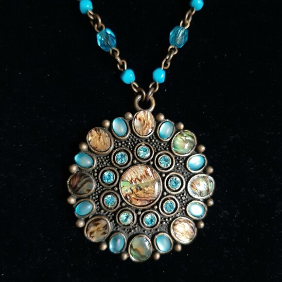 Jewelry - Beautiful Southwestern Pendant with Abalone Shell Texture on a Beaded Chain
